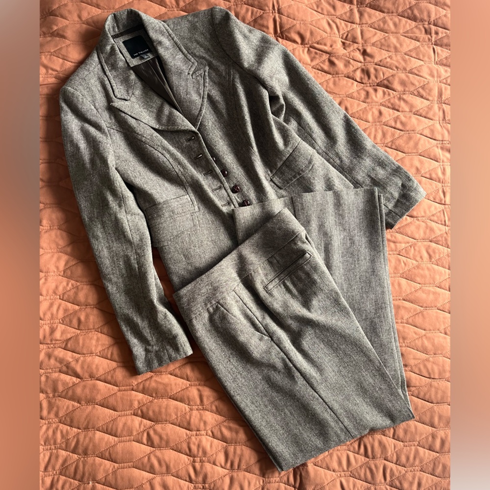 The Limited Cassidy Fit suit